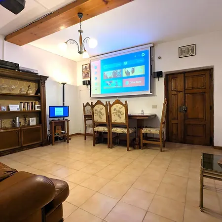 Cheap In The Old Village Apartment *