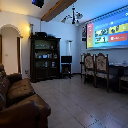 Apartment Cheap In The Old Village *