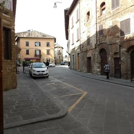 Apartment Cheap In The Old Village Colle Val D'Elsa