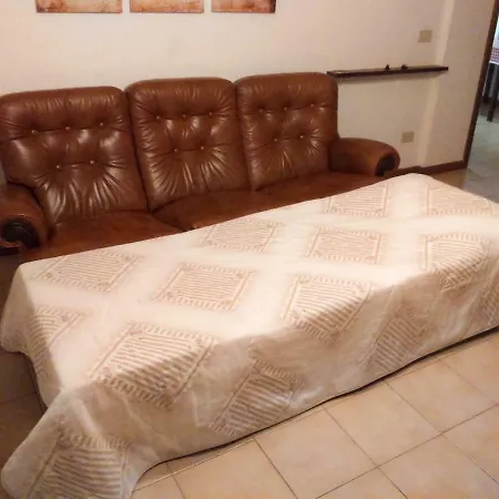 Cheap In The Old Village Apartment *